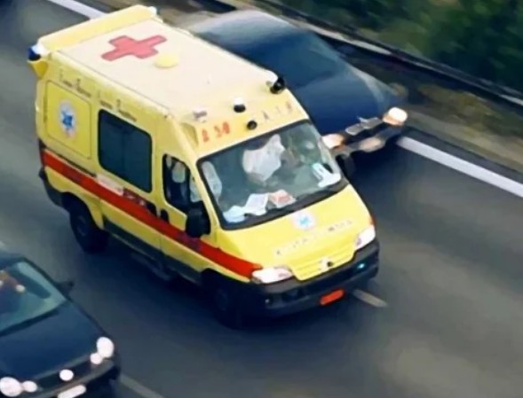 Σοβαρό τροχαίο με 3 τραυματίες στο Ρέθυμνο μετά από σύγκρουση οχημάτων - Φωτογραφία 1