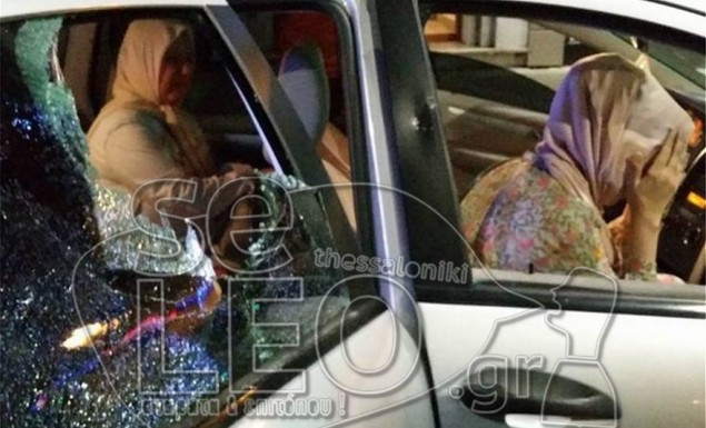 Έσπασαν αυτοκίνητο με τουρκικές πινακίδες στη Θεσσαλονίκη - Σε κατάσταση σοκ οι γυναίκες που ήταν μέσα [Εικόνες] - Φωτογραφία 1