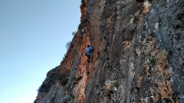 Με μεγάλη επιτυχία εξελίσσεται το 3ο Climbing Festival στο αναρριχητικό πεδίο «Μύτικας - Καμπλάφκα Αιτ/νίας» (φωτογραφίες) - Φωτογραφία 17