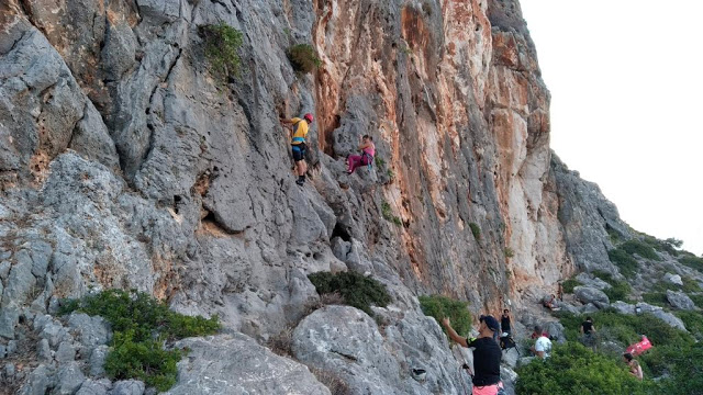 Με μεγάλη επιτυχία εξελίσσεται το 3ο Climbing Festival στο αναρριχητικό πεδίο «Μύτικας - Καμπλάφκα Αιτ/νίας» (φωτογραφίες) - Φωτογραφία 26