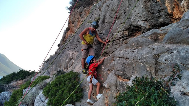 Με μεγάλη επιτυχία εξελίσσεται το 3ο Climbing Festival στο αναρριχητικό πεδίο «Μύτικας - Καμπλάφκα Αιτ/νίας» (φωτογραφίες) - Φωτογραφία 36