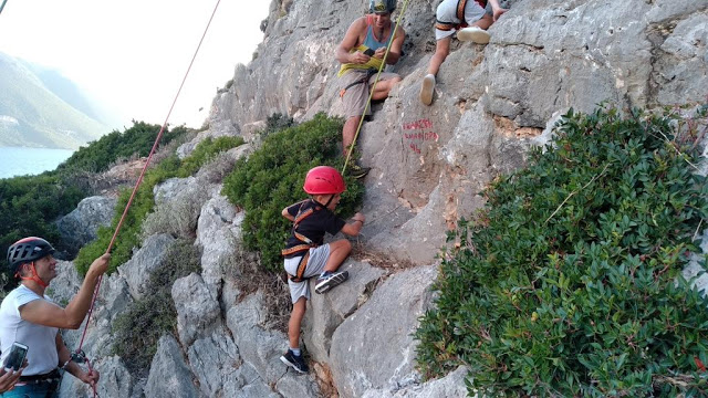 Με μεγάλη επιτυχία εξελίσσεται το 3ο Climbing Festival στο αναρριχητικό πεδίο «Μύτικας - Καμπλάφκα Αιτ/νίας» (φωτογραφίες) - Φωτογραφία 38