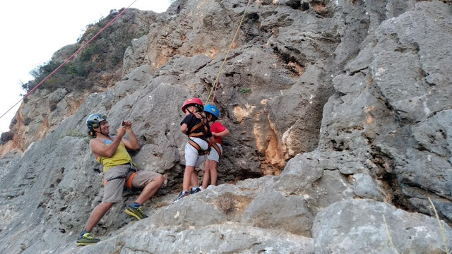 Με μεγάλη επιτυχία εξελίσσεται το 3ο Climbing Festival στο αναρριχητικό πεδίο «Μύτικας - Καμπλάφκα Αιτ/νίας» (φωτογραφίες) - Φωτογραφία 41