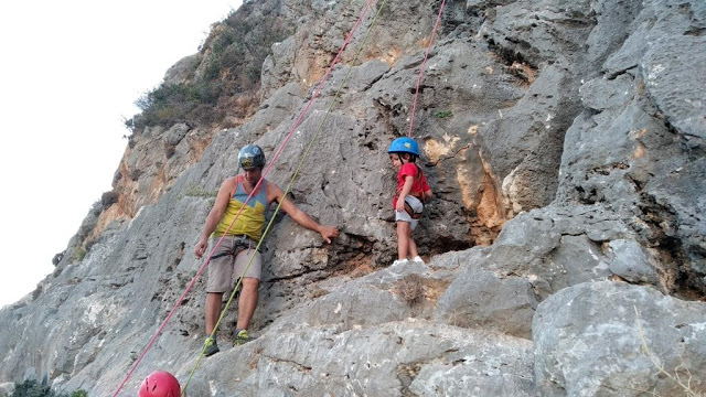 Με μεγάλη επιτυχία εξελίσσεται το 3ο Climbing Festival στο αναρριχητικό πεδίο «Μύτικας - Καμπλάφκα Αιτ/νίας» (φωτογραφίες) - Φωτογραφία 44