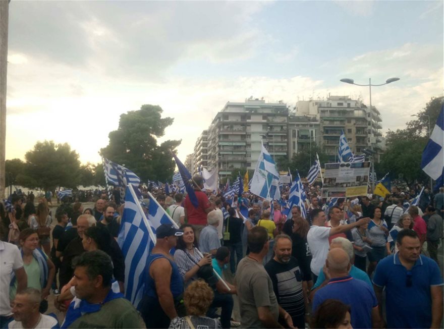 ΔΕΘ: Αγρια επεισόδια - Η αστυνομία «έπνιξε» τη Θεσσαλονίκη στα χημικά - Θύματα μικρά παιδιά - Φωτογραφία 16