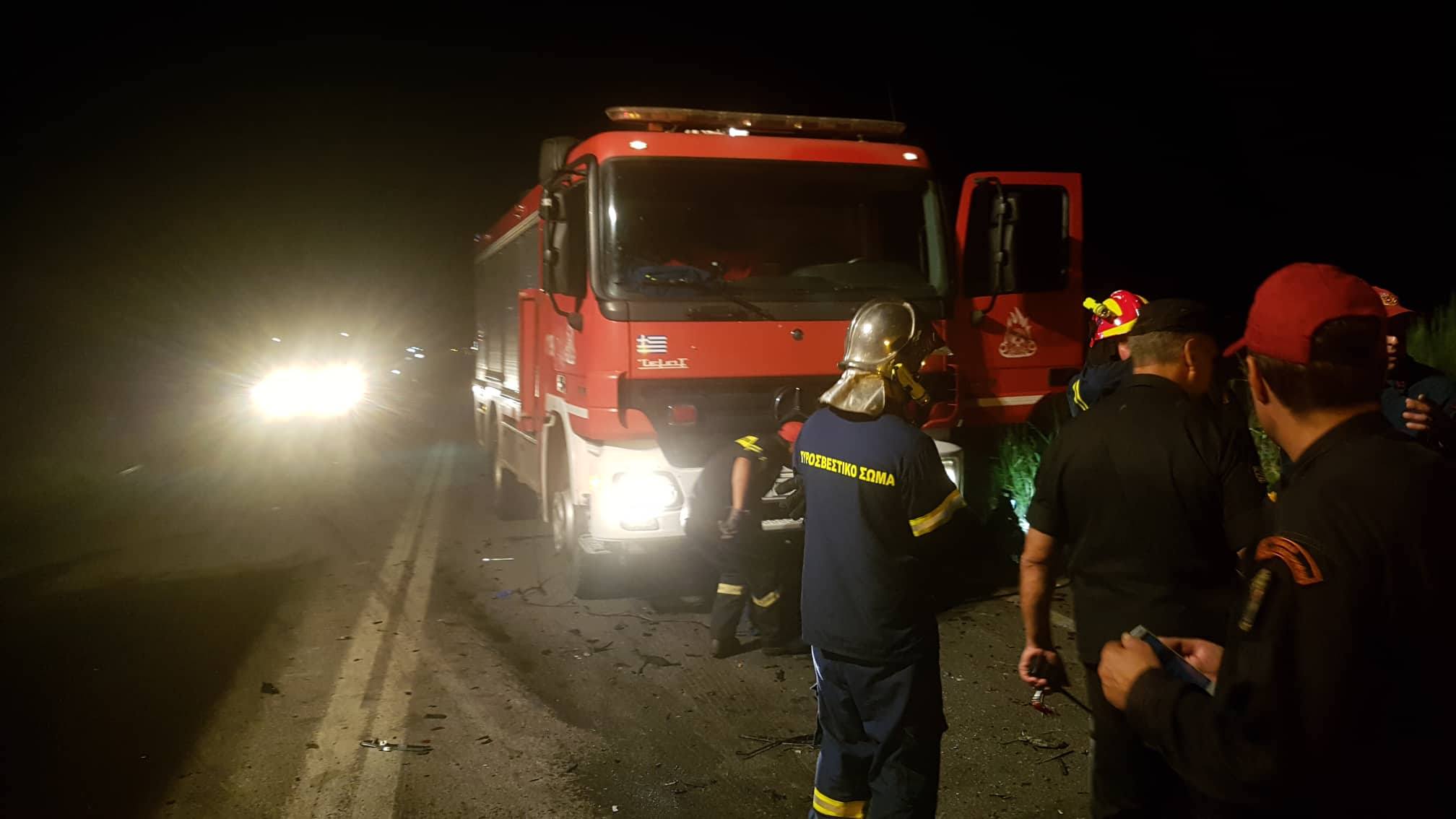 Σοβαρό τροχαίο στη Λάρισα με τέσσερις τραυματίες (ΕΙΚΟΝΕΣ) - Φωτογραφία 14