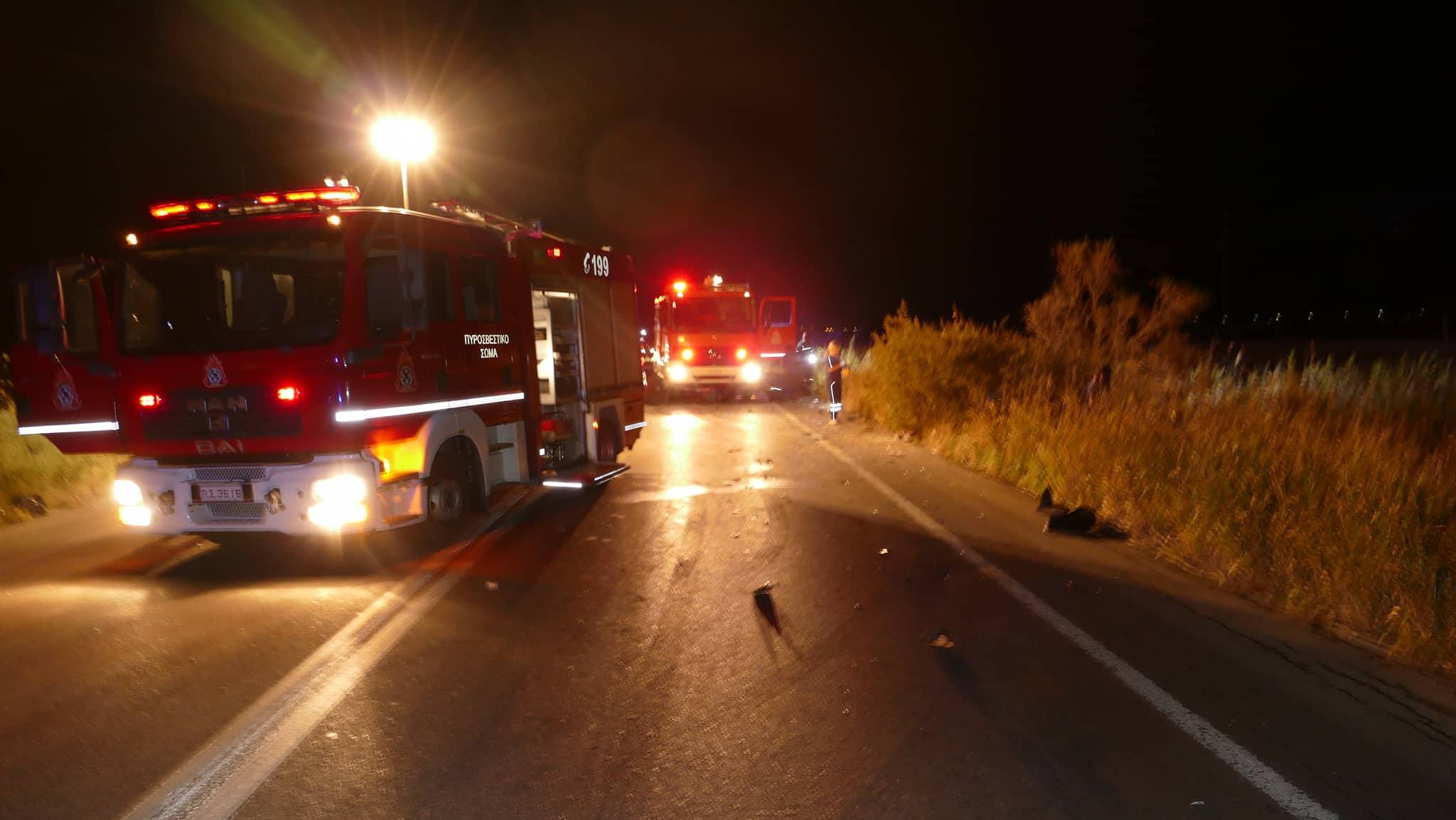 Σοβαρό τροχαίο στη Λάρισα με τέσσερις τραυματίες (ΕΙΚΟΝΕΣ) - Φωτογραφία 8