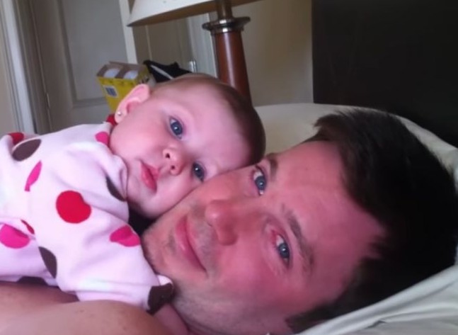 Όταν οι μπαμπάδες περιποιούνται τα μωρά τους [video] - Φωτογραφία 1