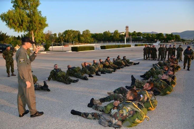 Εκτέλεση Θαλασσίου Άλματος Στατικού Ιμάντα από ελικόπτερο CH-47D (CHINOOK) - Φωτογραφία 4