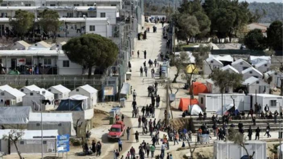Spiegel: «Στα πρόθυρα κατάρρευσης οι προσφυγικοί καταυλισμοί στο Αιγαίο» - Φωτογραφία 1