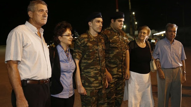 Η Άγκυρα επέστρεψε τα κινητά στους δύο Έλληνες στρατιωτικούς - Φωτογραφία 1