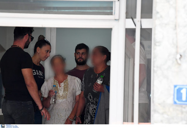 Πρόλαβαν και βανδάλισαν και άλλο έκθεμα οι δυο ρομά Βουλγάρες – Η ανακοίνωση της αστυνομίας - Φωτογραφία 2