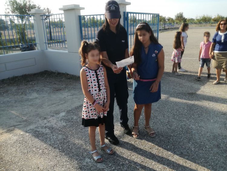 Η Ελληνική Αστυνομία σε δημοτικά σχολεία της Αιτωλοακαρνανίας (ΦΩΤΟ) - Φωτογραφία 4