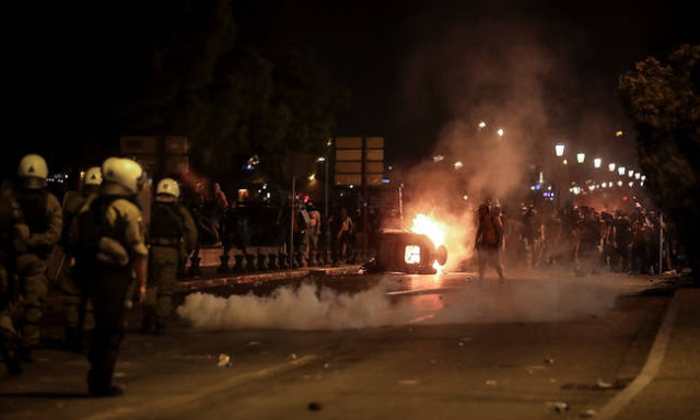 Μήνυση κατά Παπακώστα και Αστυνομικού Διευθυντή Θεσσαλονίκης για τα επεισόδια στο συλλαλητήριο στη ΔΕΘ - Φωτογραφία 1