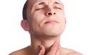 Είναι πρησμένος ο λαιμός σας; Ποιες είναι οι πιθανές αιτίες και πότε υποδηλώνει σοβαρό πρόβλημα;