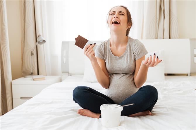 Είναι ασφαλές να τρώω πολλή σοκολάτα στην εγκυμοσύνη; - Φωτογραφία 1