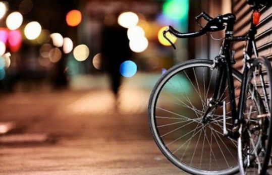 Ποδήλατο παρέσυρε 9χρονο παιδί στο κέντρο της Λαμίας! - Φωτογραφία 1