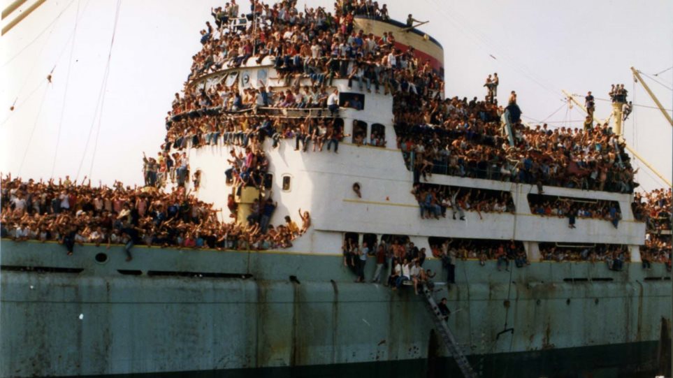 Πρόταση-πρόκληση από Αυστρία και Ιταλία: Οι μετανάστες να κρατούνται πάνω στα πλοία - Φωτογραφία 1