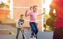 Έξι κινήσεις που θα εμπνεύσουν το μικρό σου να βάλει την άσκηση στην ζωή του
