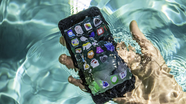 Ανθεκτικό στο νερό το iPhone XS και το iPhone XS Max, μπορώ να φωτογραφίζω κάτω από το νερό? - Φωτογραφία 1