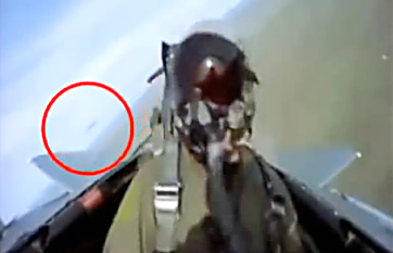 Τρελάθηκε ο πιλότος στον αέρα με αυτό που είδε…. [video] - Φωτογραφία 1