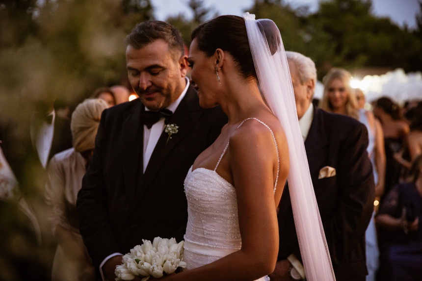 Αντώνης Ρέμος – Υβόννη Μπόσνιακ: Το φωτογραφικό άλμπουμ του παραμυθένιου γάμου τους! - Φωτογραφία 24