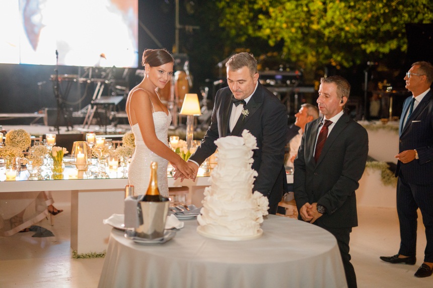 Αντώνης Ρέμος – Υβόννη Μπόσνιακ: Το φωτογραφικό άλμπουμ του παραμυθένιου γάμου τους! - Φωτογραφία 26