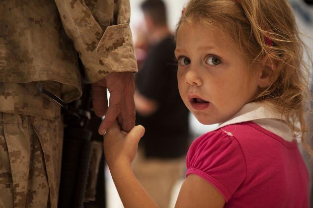 Σύζυγος Στρατιωτικού με παιδί με 67% αναπηρία: ''Ακόμη περιμένουμε τις έκτακτες μεταθέσεις'' - Φωτογραφία 1