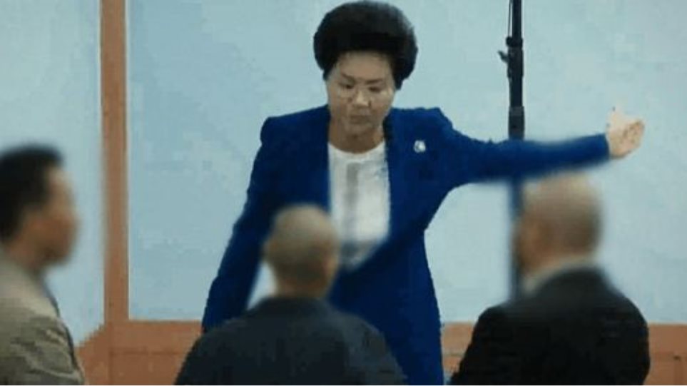 Σοκ: Αρχηγός αίρεσης στη Νότια Κορέα χτυπάει άγρια τους πιστούς! - Φωτογραφία 1