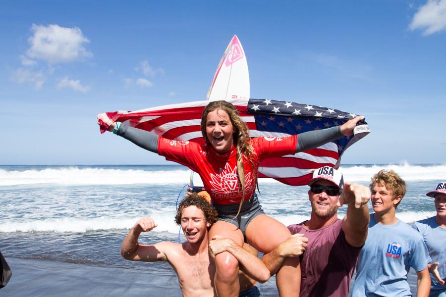 Η 16χρονη σέρφερ που «δαμάζει τα κύματα» κέρδισε $100,000 σε 7 μήνες! - Φωτογραφία 4