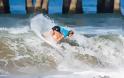 Η 16χρονη σέρφερ που «δαμάζει τα κύματα» κέρδισε $100,000 σε 7 μήνες! - Φωτογραφία 1