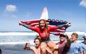 Η 16χρονη σέρφερ που «δαμάζει τα κύματα» κέρδισε $100,000 σε 7 μήνες! - Φωτογραφία 4