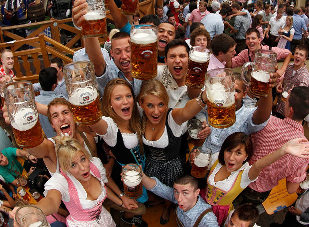 Οκτόμπερφεστ, η γιορτή όπου κυριαρχεί η μπύρα - Φωτογραφία 1