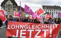 Ελβετία: Πάνω από 20.000 διαδηλωτές για τη μισθολογική ισότητα ανδρών-γυναικών