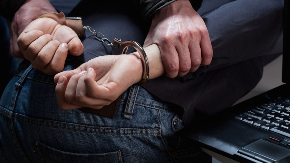 Συνελήφθη 19χρονος για πορνογραφία ανηλίκων μέσω διαδικτύου - Φωτογραφία 1