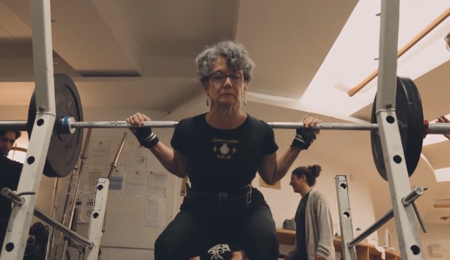 Αρσιβαρίστρια ετών 71 θέλει να σηκώσει 55 φορές το βάρος της! - Φωτογραφία 4