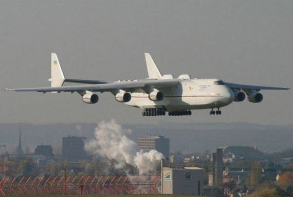 Κι όμως αυτό είναι το μεγαλύτερο αεροπλάνο στον κόσμο [photo] - Φωτογραφία 1