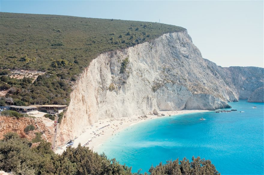 Συρματοπλέγματα στις πιο διάσημες παραλίες του Ιονίου - Φωτογραφία 2