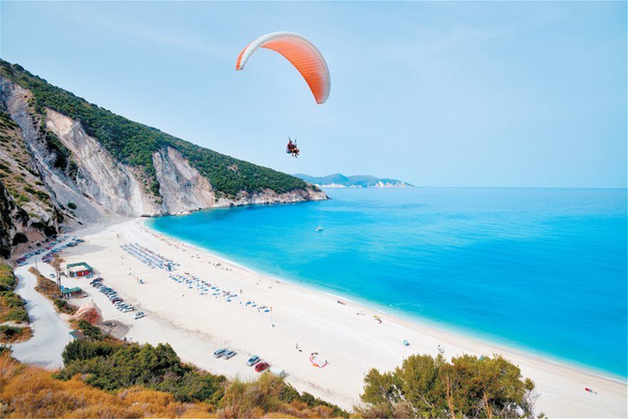 Συρματοπλέγματα στις πιο διάσημες παραλίες του Ιονίου - Φωτογραφία 5