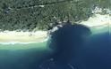 Η Πύλη της Κόλασης στην Αυστραλία: Τεράστια τρύπα «καταπίνει» παραλία στο Κουίνσλαντ