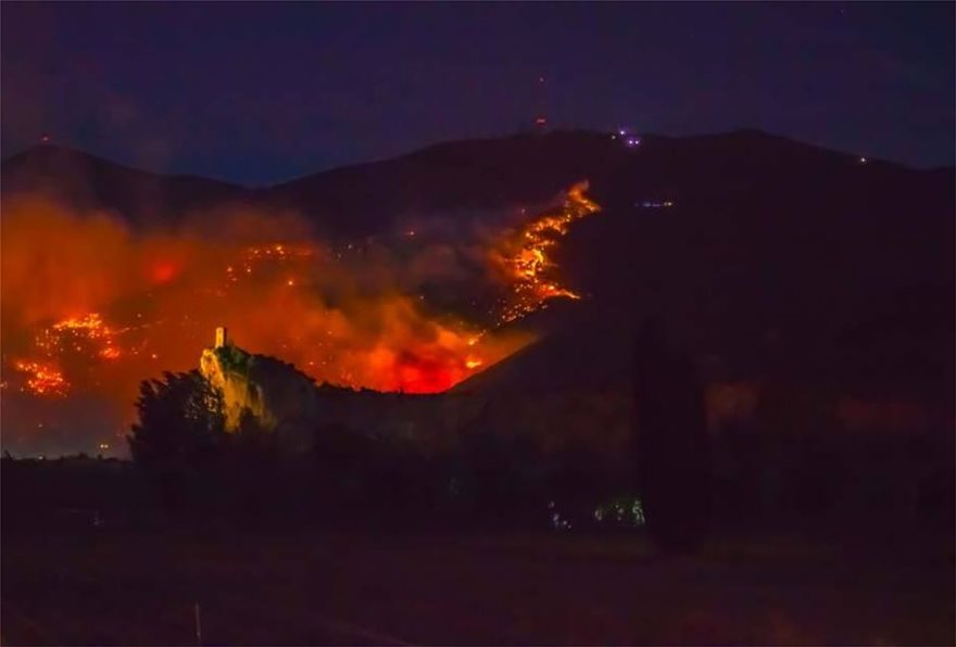 Μεγάλη φωτιά στην Τοσκάνη: Πάνω από 500 άτομα απομακρύνθηκαν από τα σπίτια τους - Φωτογραφία 3