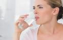 Δεν πίνετε αρκετό νερό; Η ήπια αφυδάτωση μπορεί να επηρεάσει αρνητικά τη συγκέντρωση στις καθημερινές σας συνήθειες