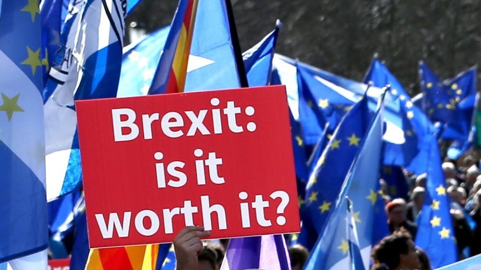 Financial Times: Βρετανία... όπως η Ελλάδα μετά το δημοψήφισμα του 2015 - Φωτογραφία 1