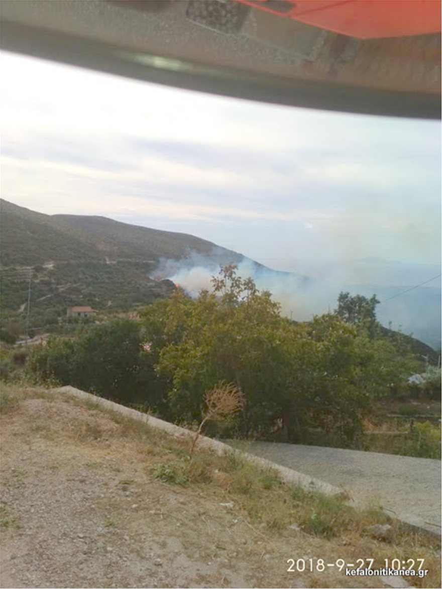 Νέα πυρκαγιά στο χωριό Πάστρα στην Κεφαλονιά - Εκκενώνεται σχολείο της περιοχής - Φωτογραφία 2