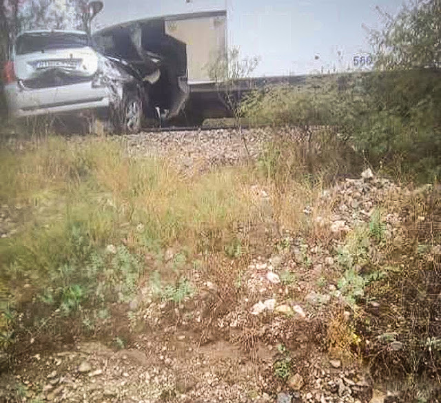 Τρένο παρέσυρε αυτοκίνητο στη Φθιώτιδα - Μία νεκρή και δύο τραυματίες! (ΦΩΤΟ) - Φωτογραφία 5