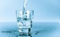 Μπορεί το παγωμένο νερό να βοηθήσει στην απώλεια βάρους;