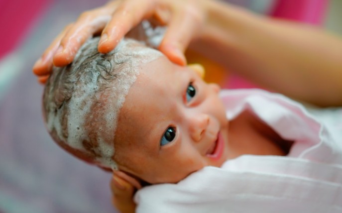 Baby bath: Πέντε πράγματα που πρέπει να ξέρεις για τα πρώτα μπάνια του μωρού σου - Φωτογραφία 1