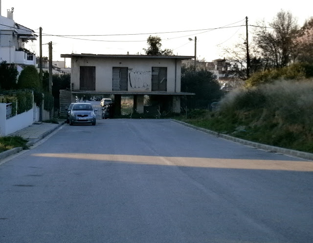 ΑΘΑΝΑΤΗ ΕΛΛΑΔΑ - 40 εξωφρενικές αυθαίρετες κατασκευές που βρίσκονται φυσικά στην Ελλάδα [photos] - Φωτογραφία 24