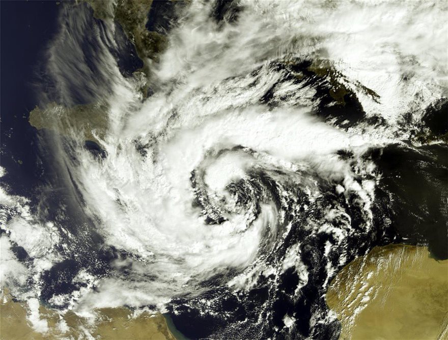 Πώς θα κινηθεί τις επόμενες ώρες ο κυκλώνας Ζορμπάς - Πότε αναμένεται στην Αττική - Φωτογραφία 2