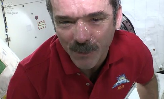 Εντυπωσιακό βίντεο: Δείτε πως γίνονται τα δάκρυα στο διάστημα! - Φωτογραφία 1